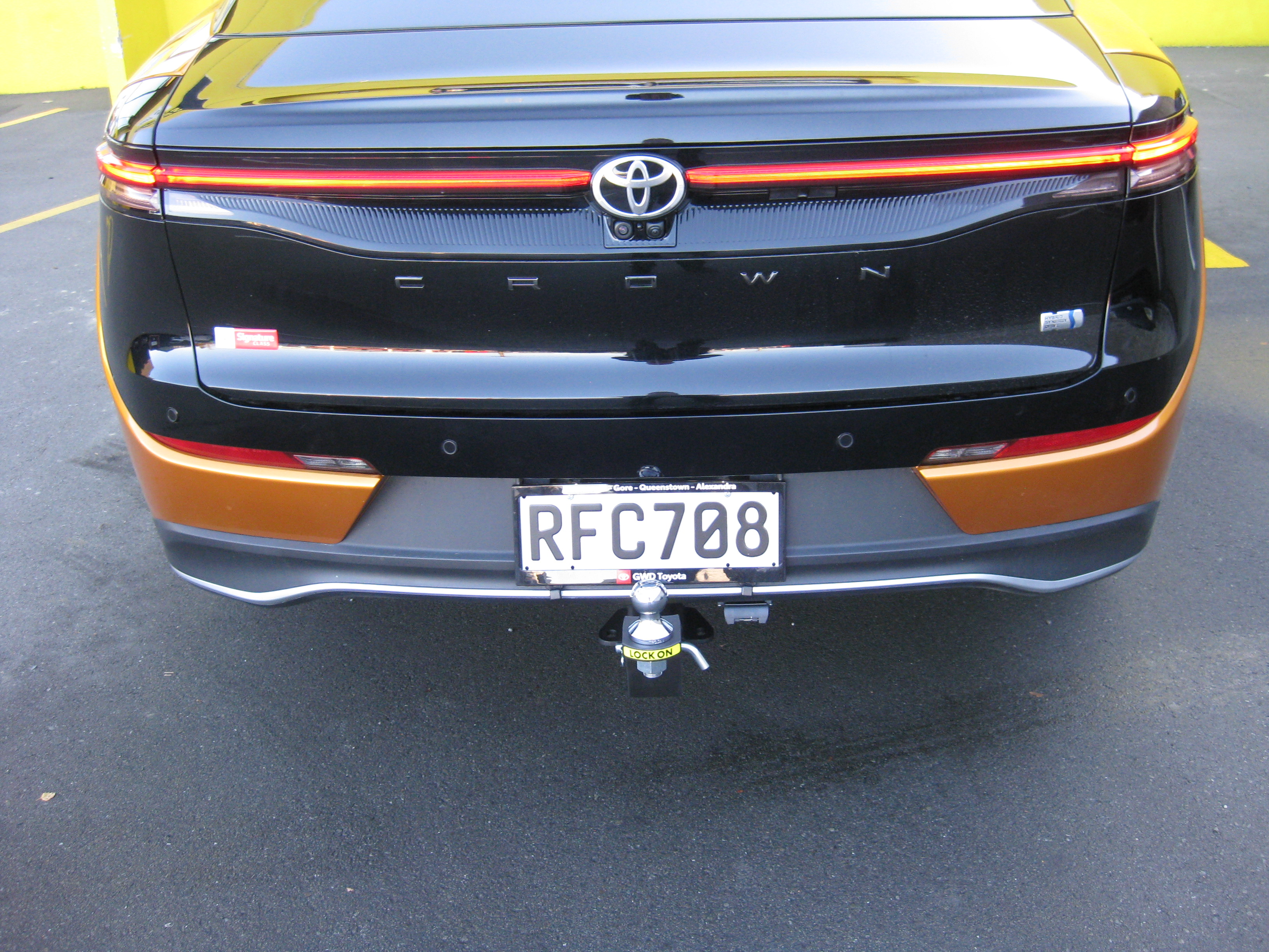 TOYOTA CROWN SALOON 2022-CURRENT
